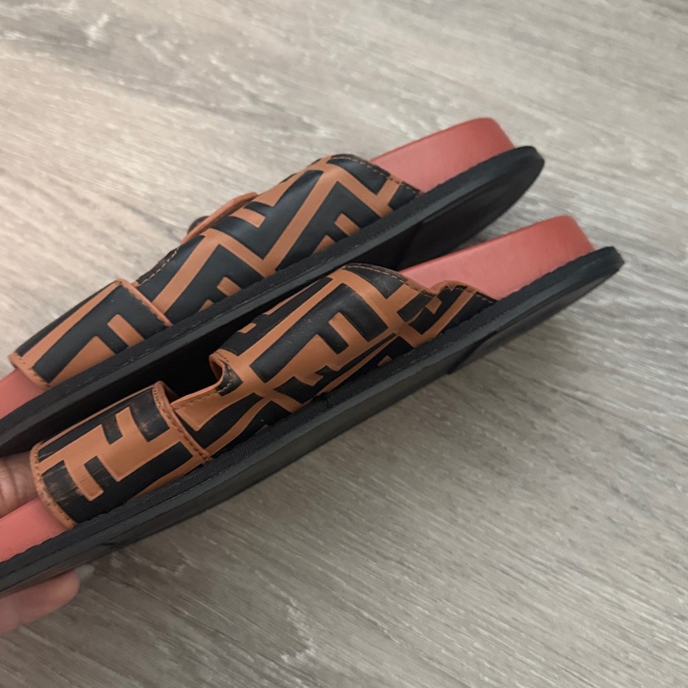 Tan and Black Logo Buckle Slides womens sandal shoe pool dress flats black brown - Picture 4 of 5